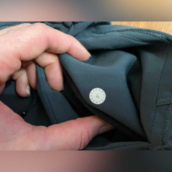 LULULEMON On The Fly Skirt (Luxtreme) - Picture 5 of 6